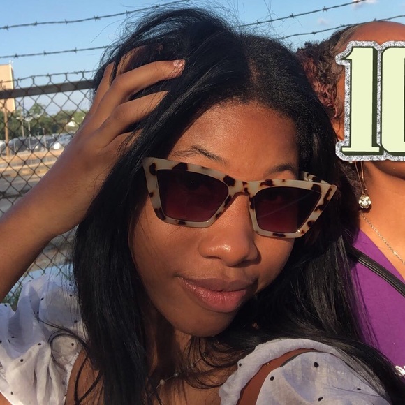 Meet your Posher, Tamera - Picture 1 of 1